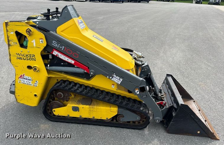 image for item DW3398 2021 Wacker-Neuson SM100 compact utility loader