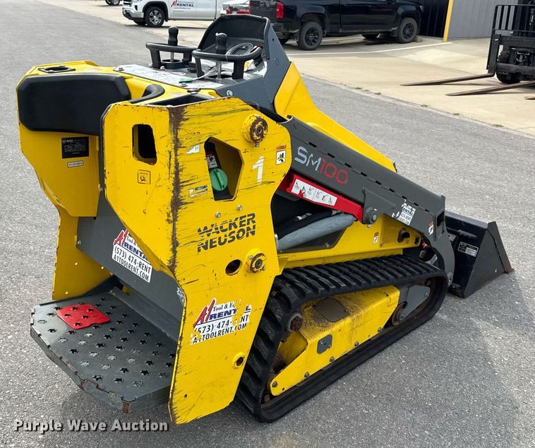 image for item DW3398 2021 Wacker-Neuson SM100 compact utility loader