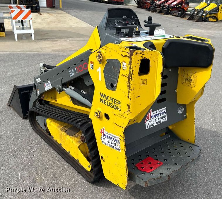 image for item DW3398 2021 Wacker-Neuson SM100 compact utility loader