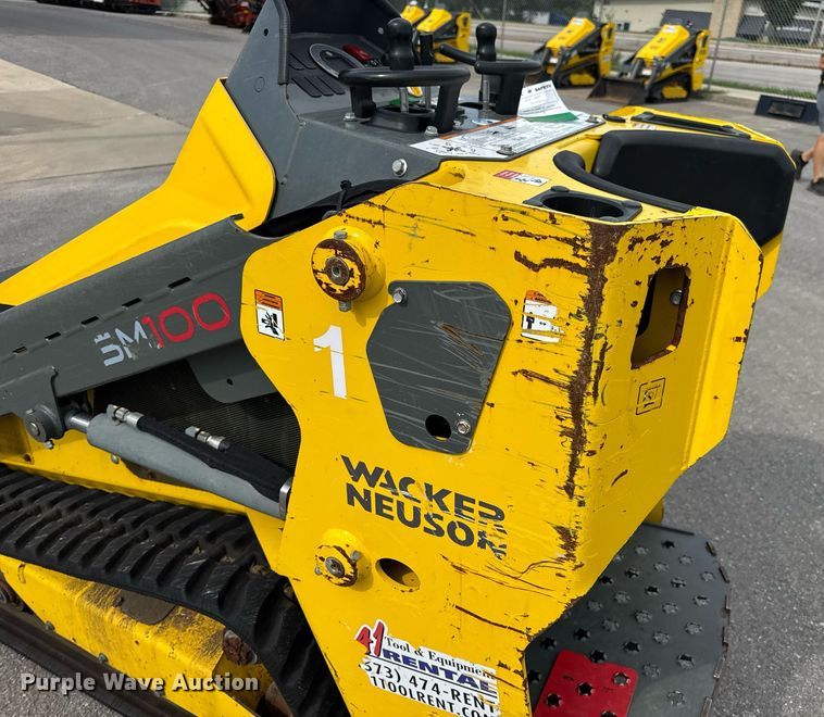 image for item DW3398 2021 Wacker-Neuson SM100 compact utility loader