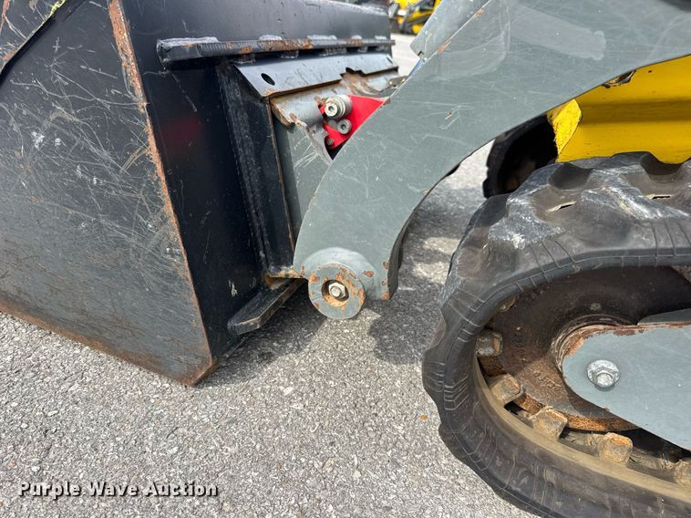 image for item DW3398 2021 Wacker-Neuson SM100 compact utility loader