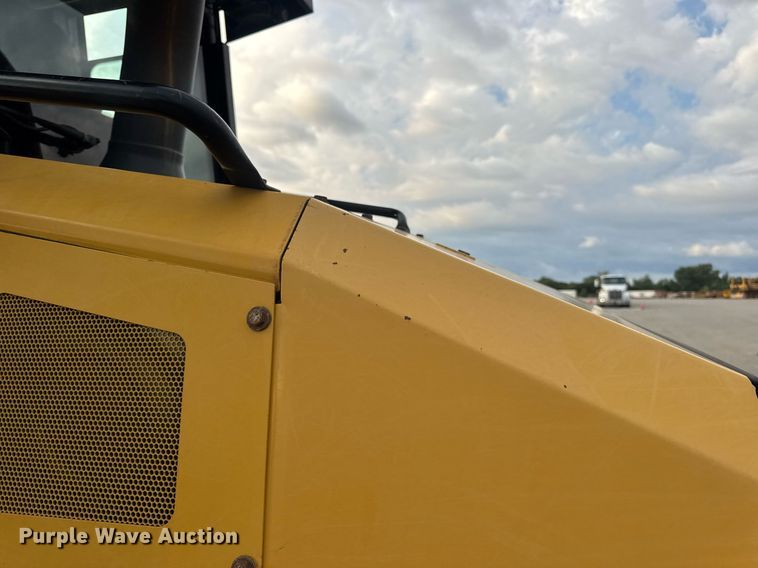 image for item DW3410 2016 Caterpillar 963K track loader