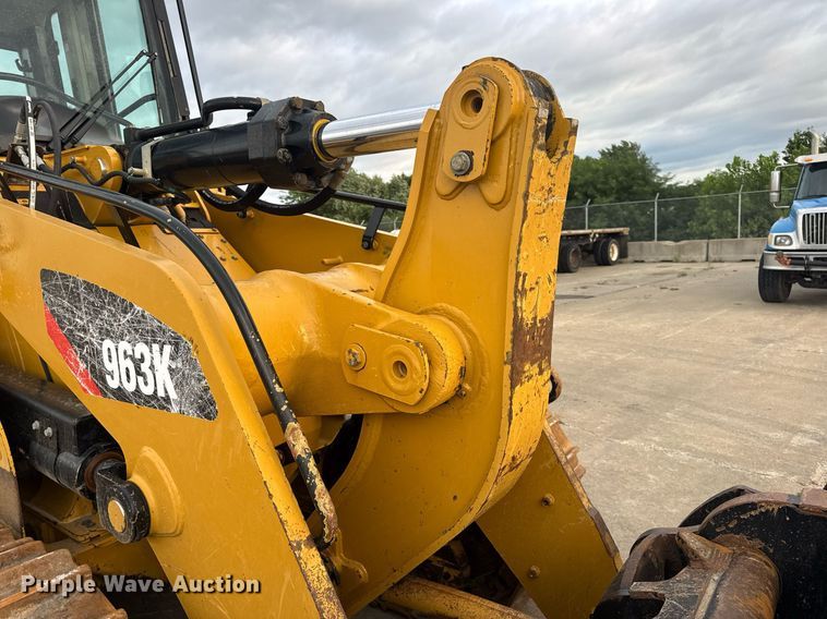 image for item DW3410 2016 Caterpillar 963K track loader
