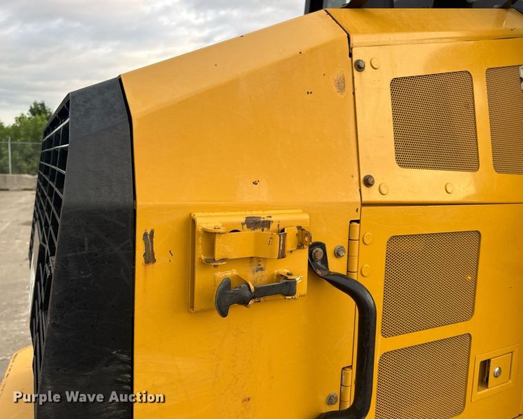 image for item DW3410 2016 Caterpillar 963K track loader