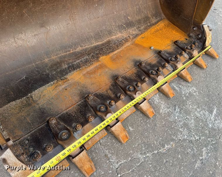 image for item DW3410 2016 Caterpillar 963K track loader