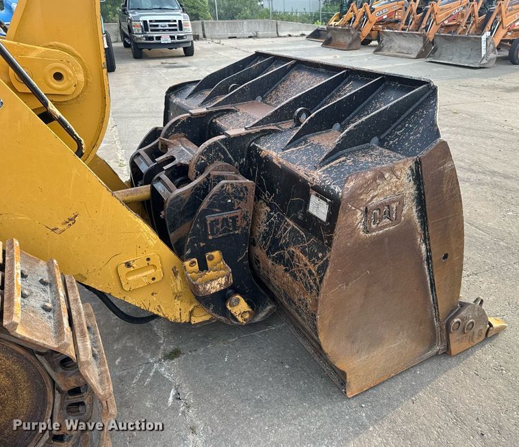 image for item DW3410 2016 Caterpillar 963K track loader