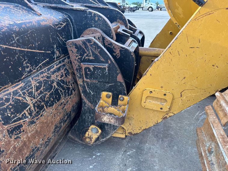 image for item DW3410 2016 Caterpillar 963K track loader