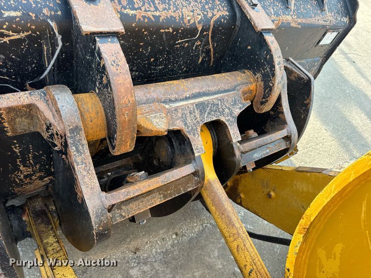 image for item DW3410 2016 Caterpillar 963K track loader