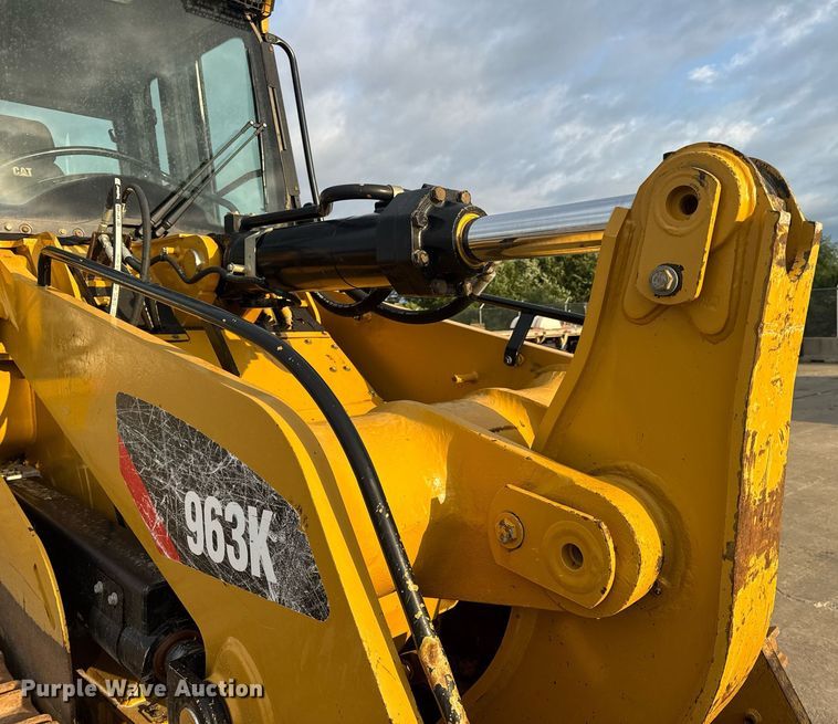 image for item DW3410 2016 Caterpillar 963K track loader