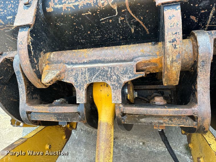 image for item DW3410 2016 Caterpillar 963K track loader