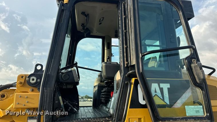 image for item DW3410 2016 Caterpillar 963K track loader