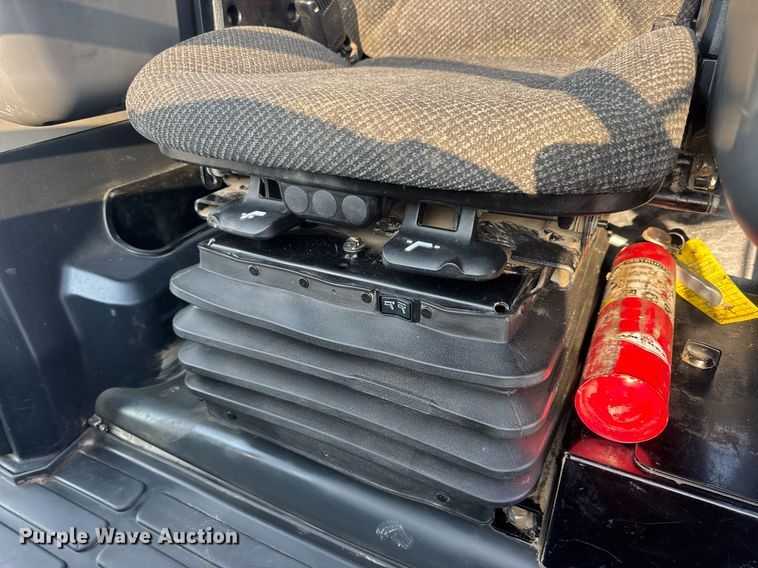 image for item DW3410 2016 Caterpillar 963K track loader