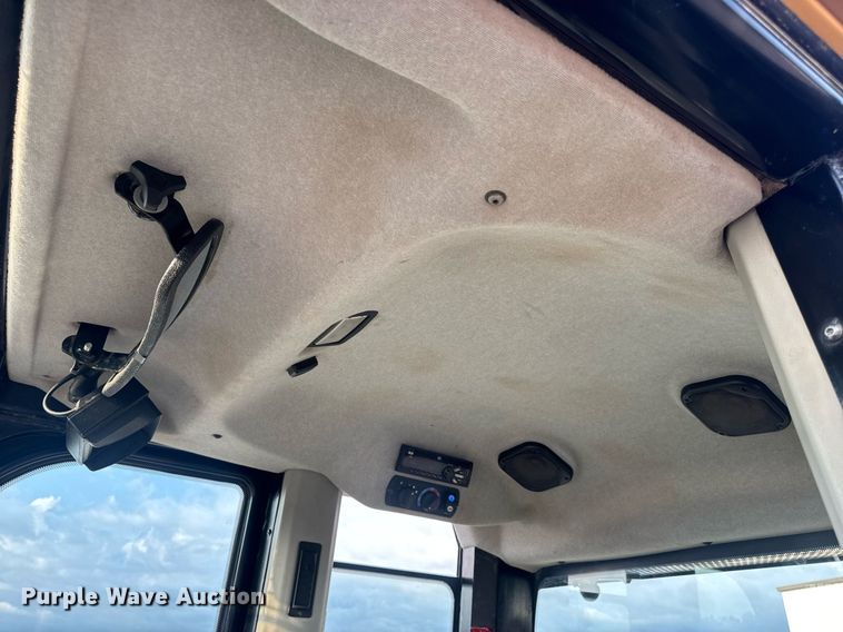 image for item DW3410 2016 Caterpillar 963K track loader