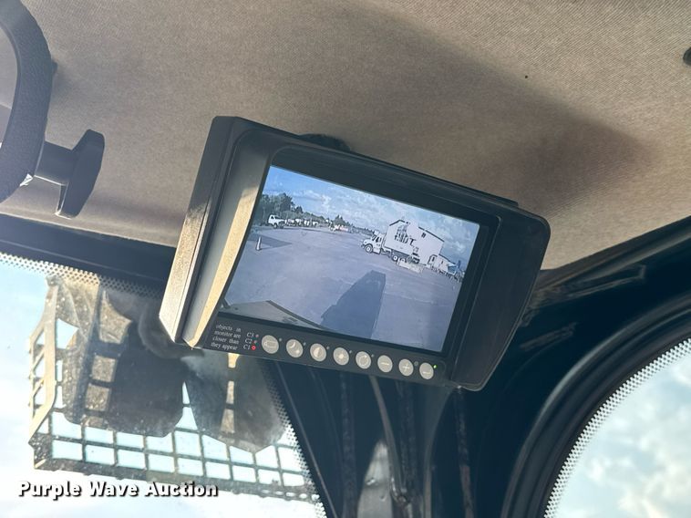 image for item DW3410 2016 Caterpillar 963K track loader