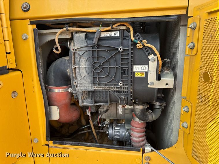 image for item DW3410 2016 Caterpillar 963K track loader