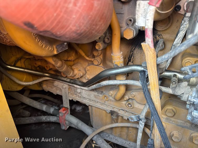 image for item DW3410 2016 Caterpillar 963K track loader