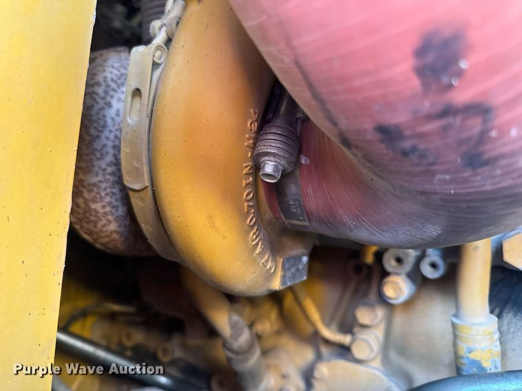 image for item DW3410 2016 Caterpillar 963K track loader