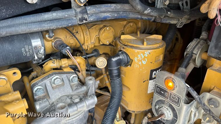 image for item DW3410 2016 Caterpillar 963K track loader