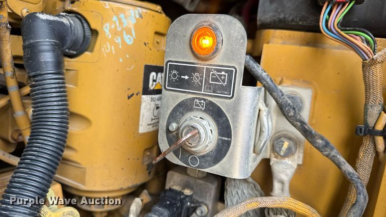 image for item DW3410 2016 Caterpillar 963K track loader