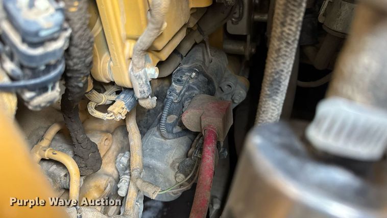 image for item DW3410 2016 Caterpillar 963K track loader