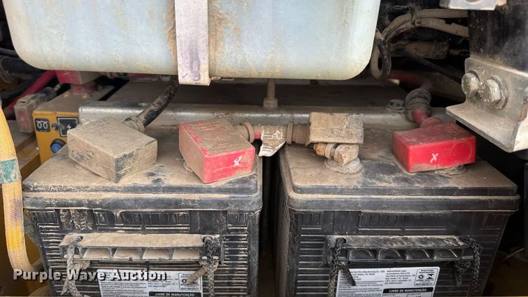 image for item DW3410 2016 Caterpillar 963K track loader