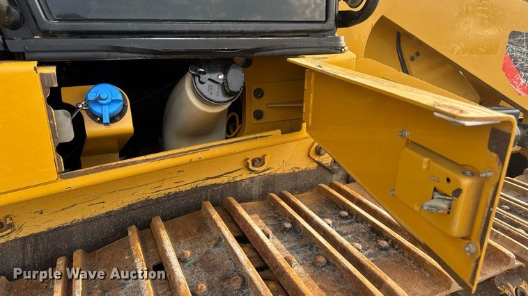 image for item DW3410 2016 Caterpillar 963K track loader