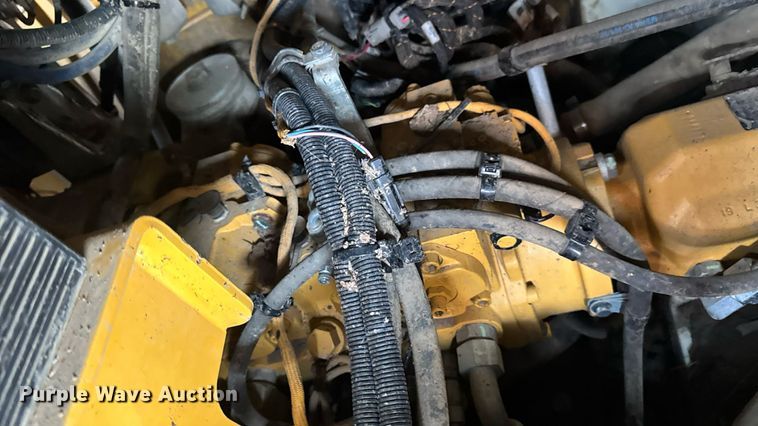 image for item DW3410 2016 Caterpillar 963K track loader