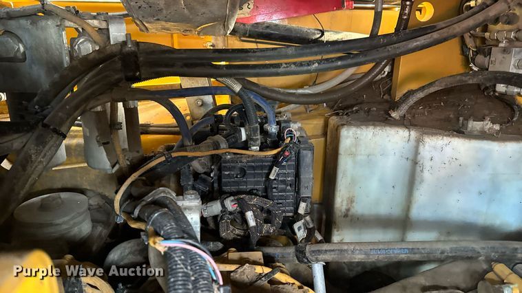 image for item DW3410 2016 Caterpillar 963K track loader