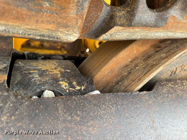 image for item DW3410 2016 Caterpillar 963K track loader