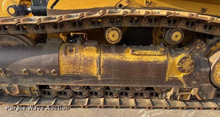 image for item DW3410 2016 Caterpillar 963K track loader