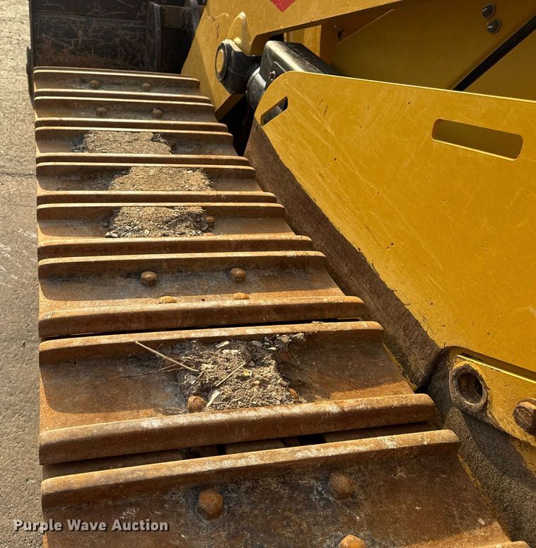 image for item DW3410 2016 Caterpillar 963K track loader