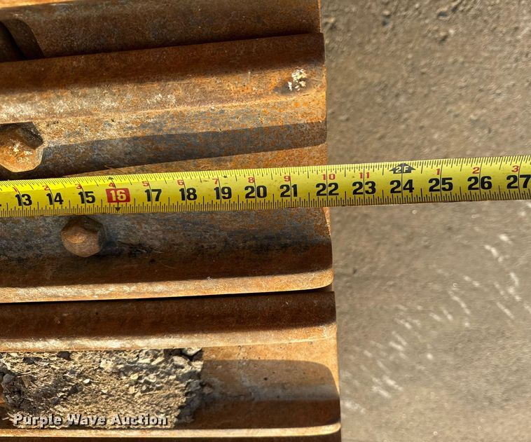 image for item DW3410 2016 Caterpillar 963K track loader