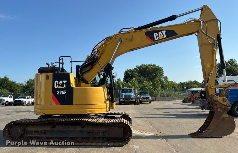 EXCAVADORA 2016 CATERPILLAR 325FLCR