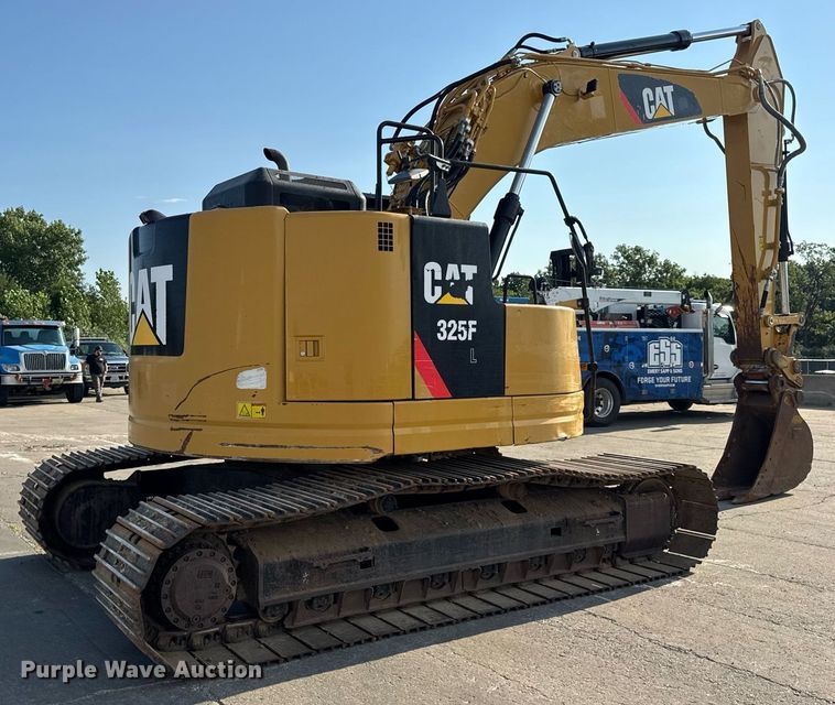 EXCAVADORA 2016 CATERPILLAR 325FLCR