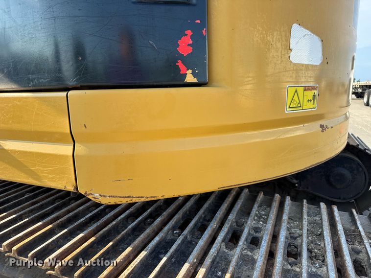 image for item DW3411 2016 Caterpillar 325F LCR excavator