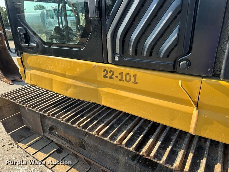 image for item DW3411 2016 Caterpillar 325F LCR excavator
