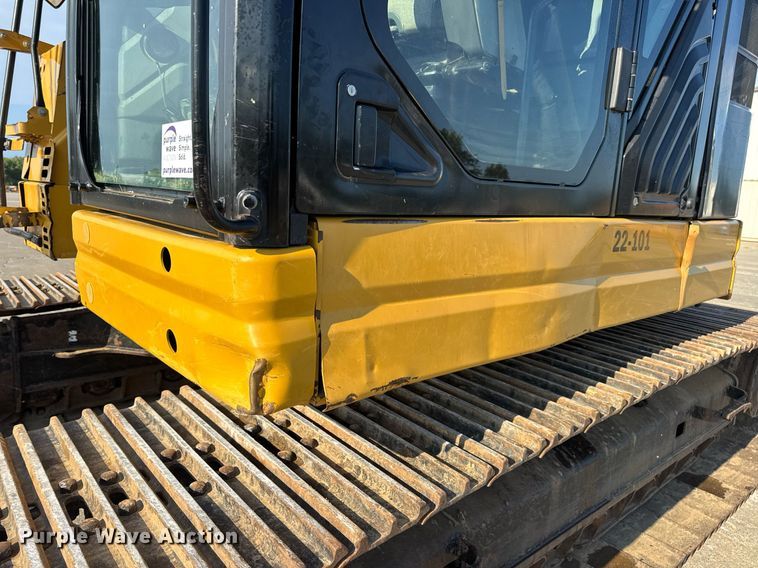 image for item DW3411 2016 Caterpillar 325F LCR excavator