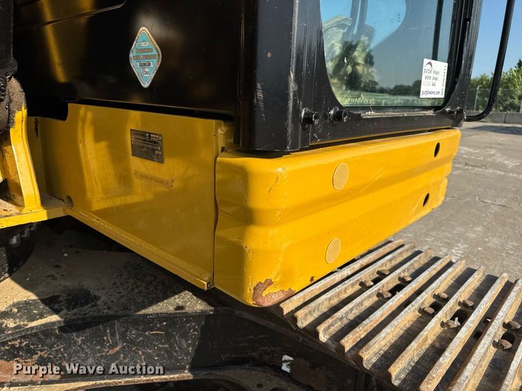 image for item DW3411 2016 Caterpillar 325F LCR excavator