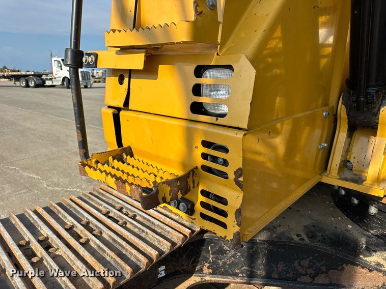 image for item DW3411 2016 Caterpillar 325F LCR excavator