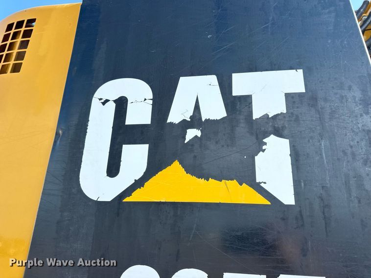 image for item DW3411 2016 Caterpillar 325F LCR excavator