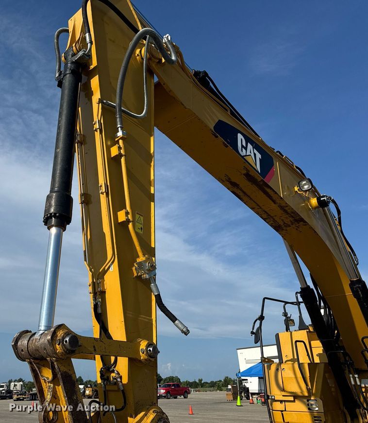 image for item DW3411 2016 Caterpillar 325F LCR excavator