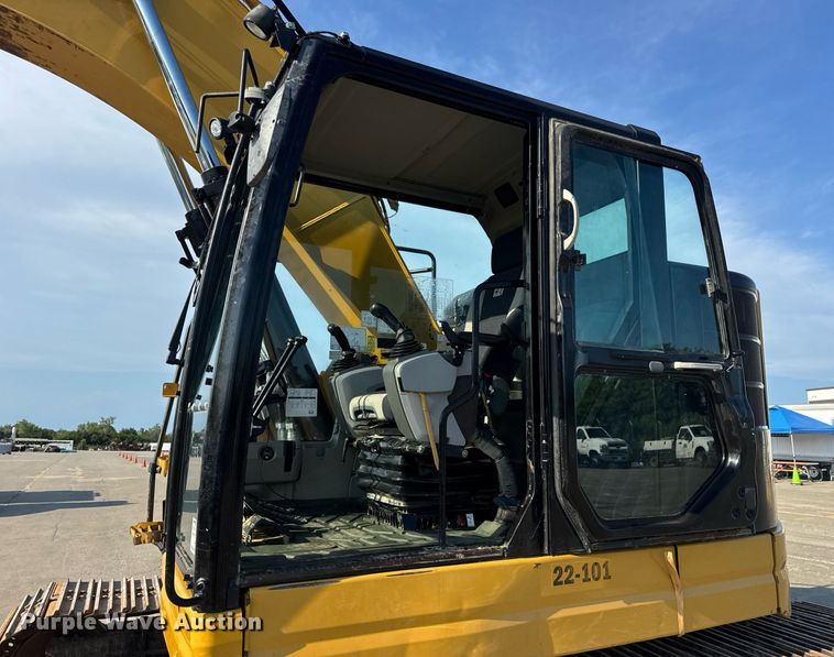 image for item DW3411 2016 Caterpillar 325F LCR excavator