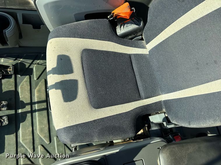 image for item DW3411 2016 Caterpillar 325F LCR excavator