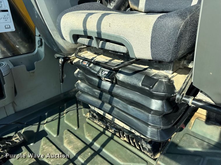 image for item DW3411 2016 Caterpillar 325F LCR excavator