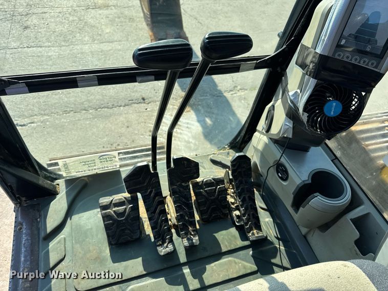 image for item DW3411 2016 Caterpillar 325F LCR excavator