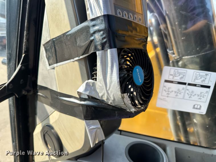 image for item DW3411 2016 Caterpillar 325F LCR excavator