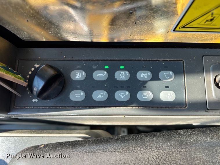 image for item DW3411 2016 Caterpillar 325F LCR excavator