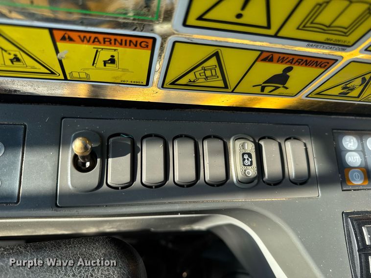 image for item DW3411 2016 Caterpillar 325F LCR excavator