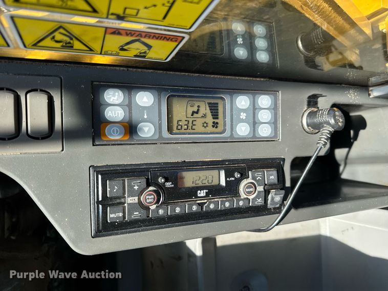 image for item DW3411 2016 Caterpillar 325F LCR excavator