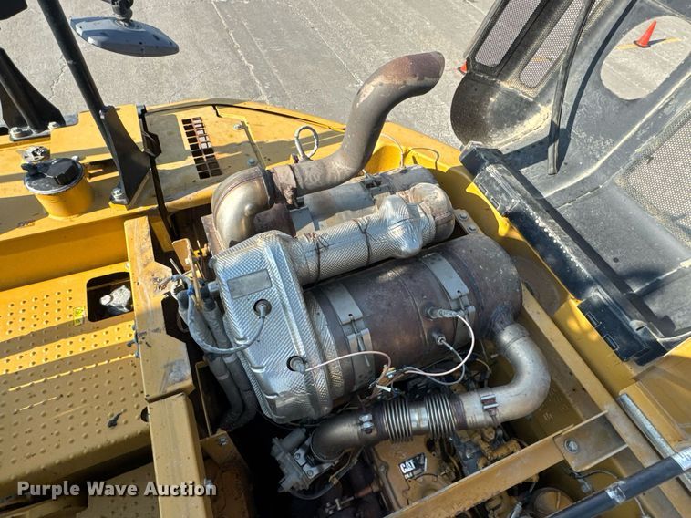 image for item DW3411 2016 Caterpillar 325F LCR excavator